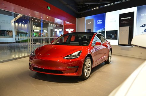 我們?nèi)ンw驗店親眼看了看Model 3...