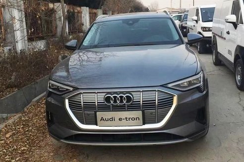 奧迪e-tron首次國內(nèi)上路曝光！取消虛擬后視鏡