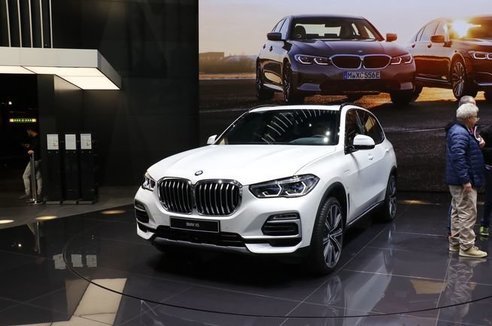 日內(nèi)瓦車展 | 寶馬X5插混發(fā)布 純電續(xù)航80km