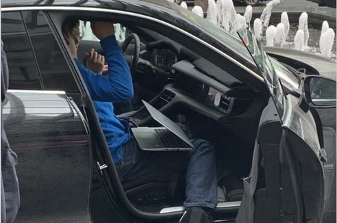 保時捷Taycan內飾曝光 與概念車高度相似