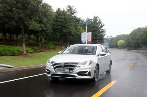 試駕榮威ei6 PLUS 動力升級后“真的來勁了”