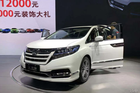2019成都車展 | 奶爸終極夢(mèng)想 東風(fēng)本田艾力紳銳·混動(dòng)首發(fā)