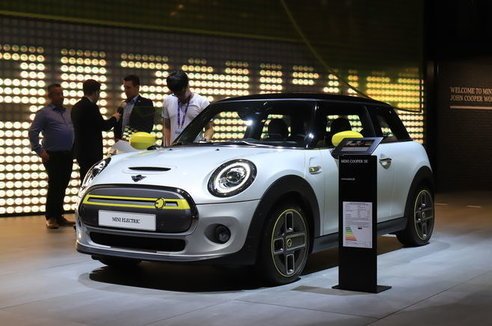 MINI COOPER SE亮相！一天內(nèi)竟吸引4萬意向用戶