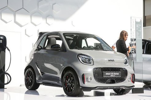 smart EQ雙車齊發,可惜續航只有159km...