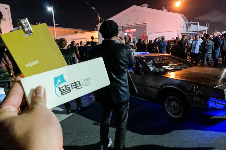 特斯拉CyberTruck发布！3.99万美元起！