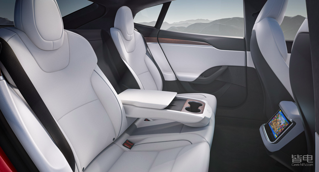 新款特斯拉Model S/X发布 内饰改动大最快三季度交付