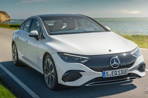 慕尼黑車展｜奔馳EQE首次亮相 縮小版EQS？