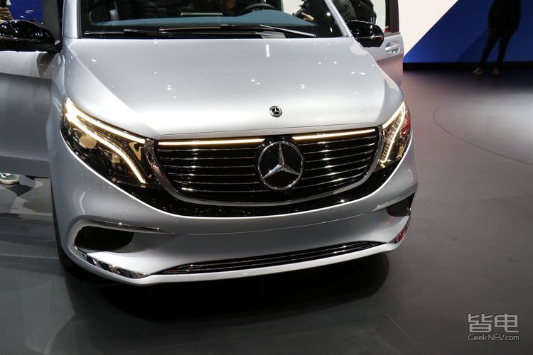 日内瓦车展 | 奔驰eqv首次亮相 续航或为400km