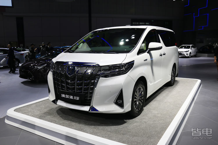 5万=2.5l混动 四驱!埃尔法双擎来了 | 上海车展