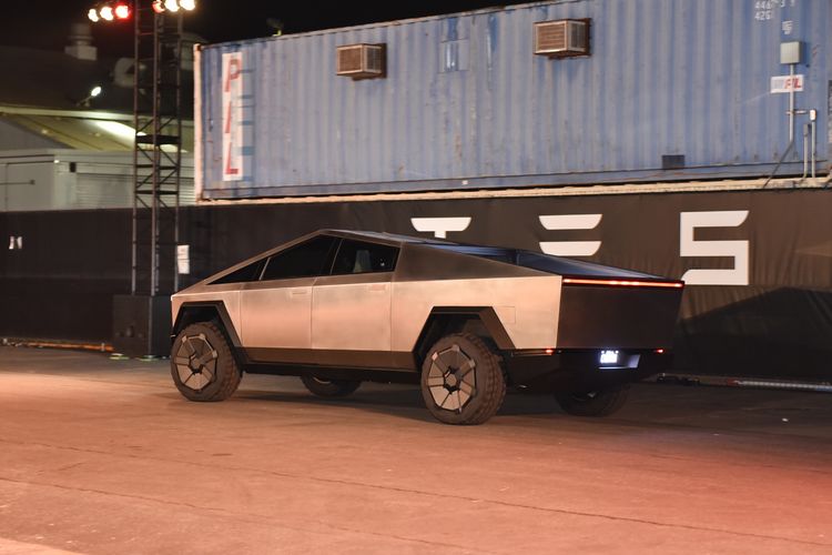 特斯拉CyberTruck登场！采用SPACE X星舰同材料车身