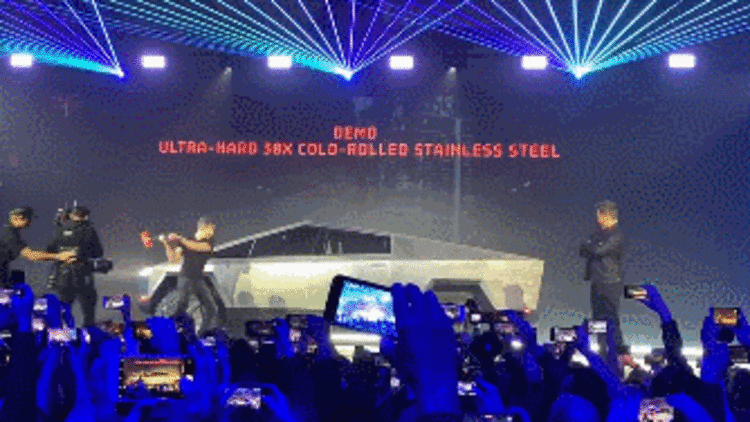 特斯拉CyberTruck发布！硬拖皮卡、快过超跑