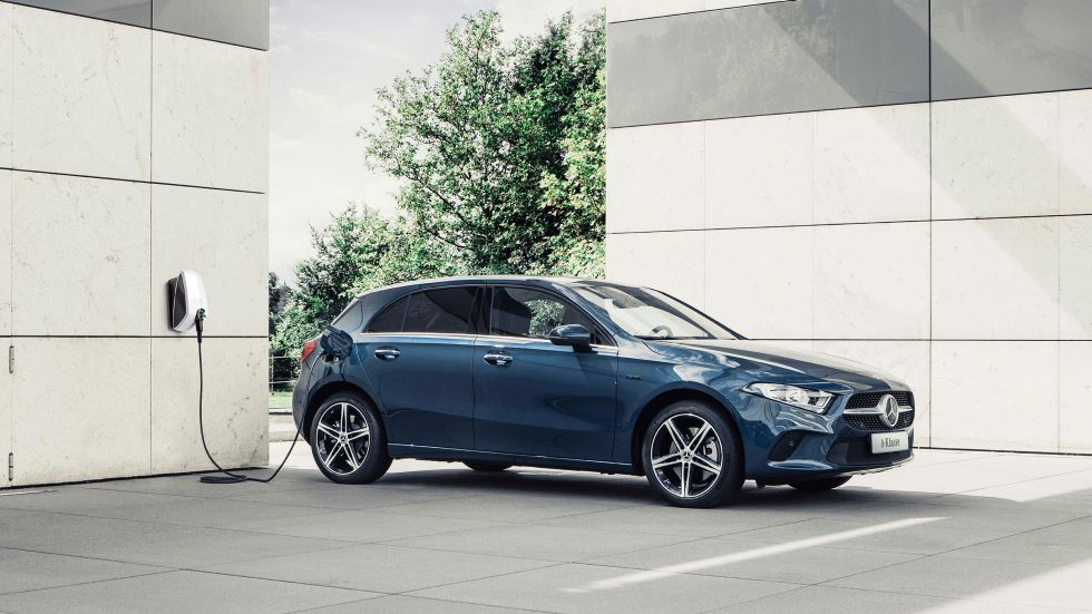 能上绿牌的奔驰gla13t混动还能优惠9万吗