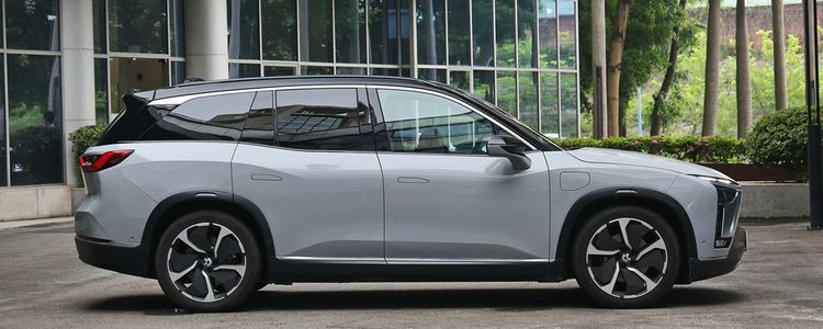有霧的天氣開車應(yīng)打開什么燈